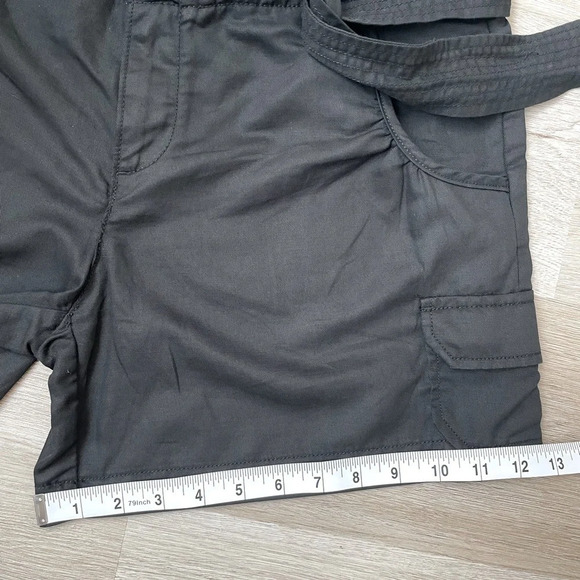 Banana Republic Women’s Cargo Shorts with Belt, Black - Picture 7 of 12